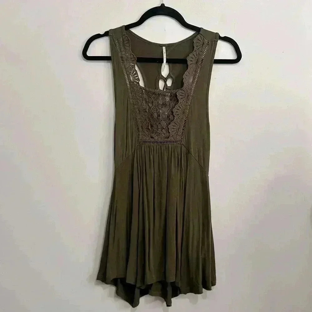 BNWOT Harlow sleeveless tank  top size S